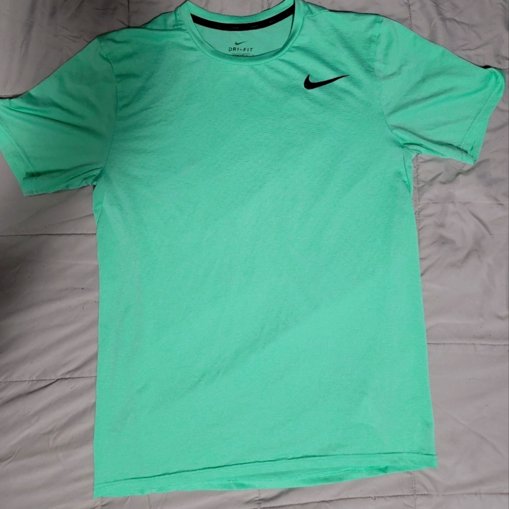 Nike "Breathe" Workout/Running Tee